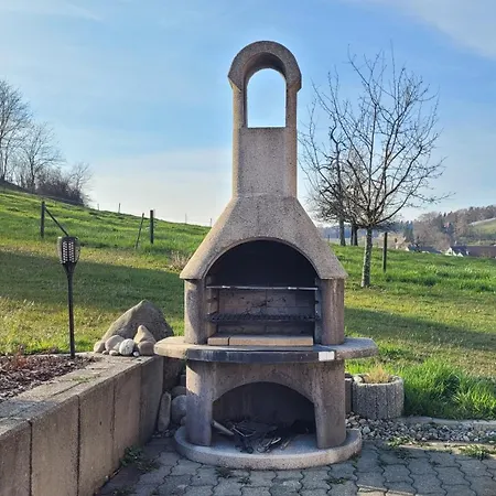Beck - Hochwertig Eingerichtet, In Laendlicher Lage Mit Grossem Garten * 린다우